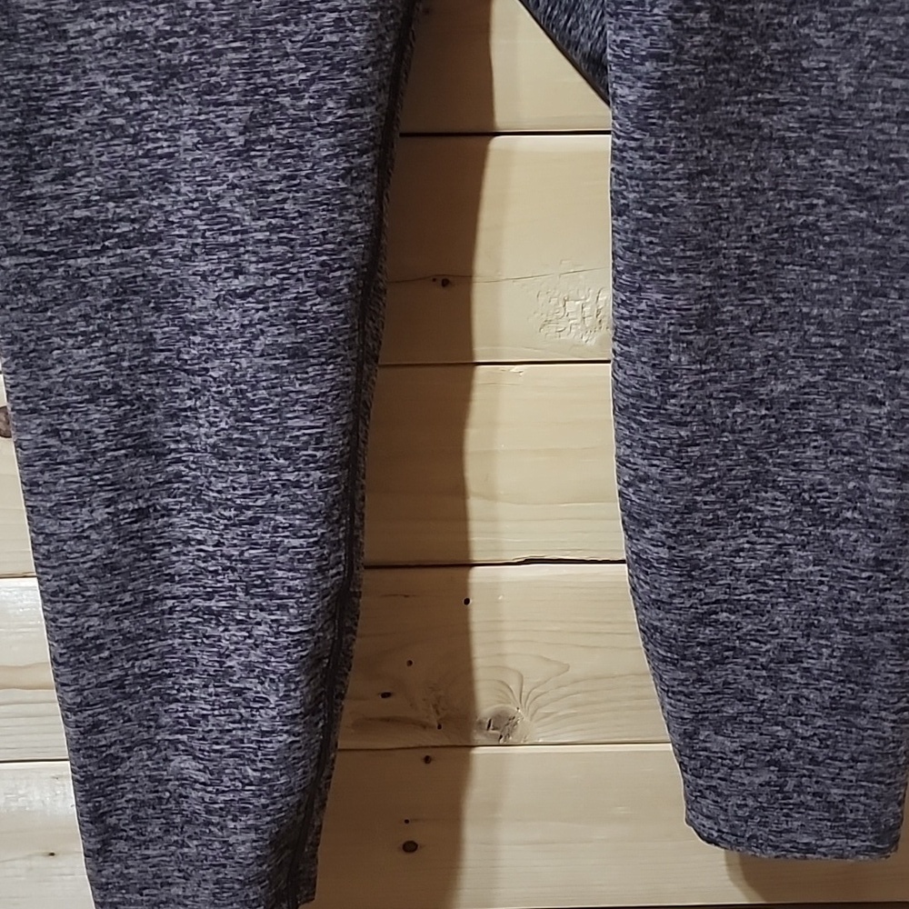 Peleton Capri Leggings Size Small - Picture 2 of 6